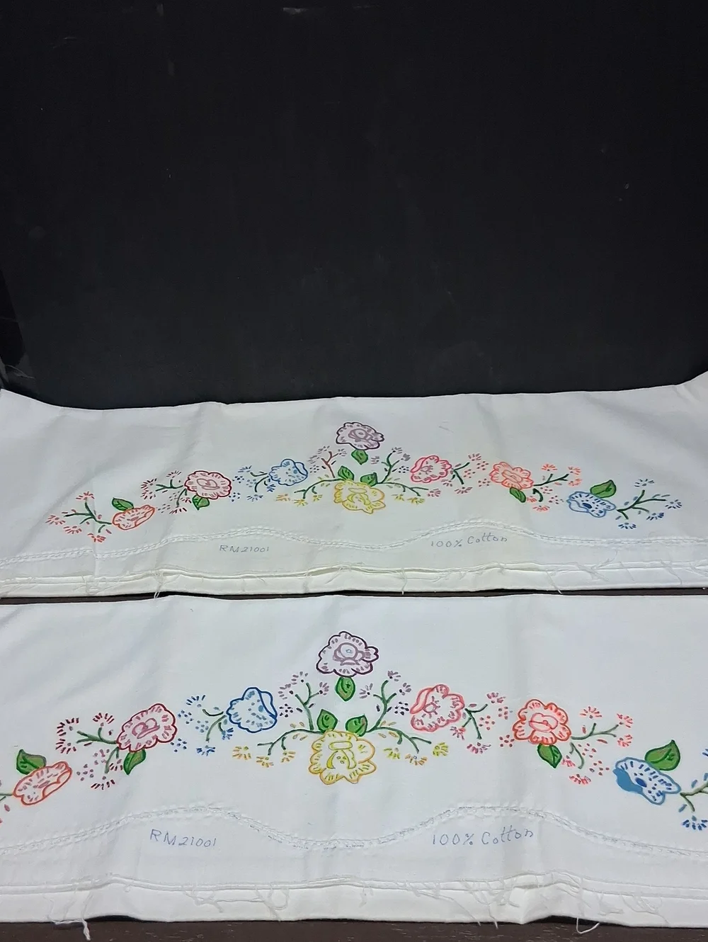 Vintage pair of pillowcases with floral design‎ cottage core, estate